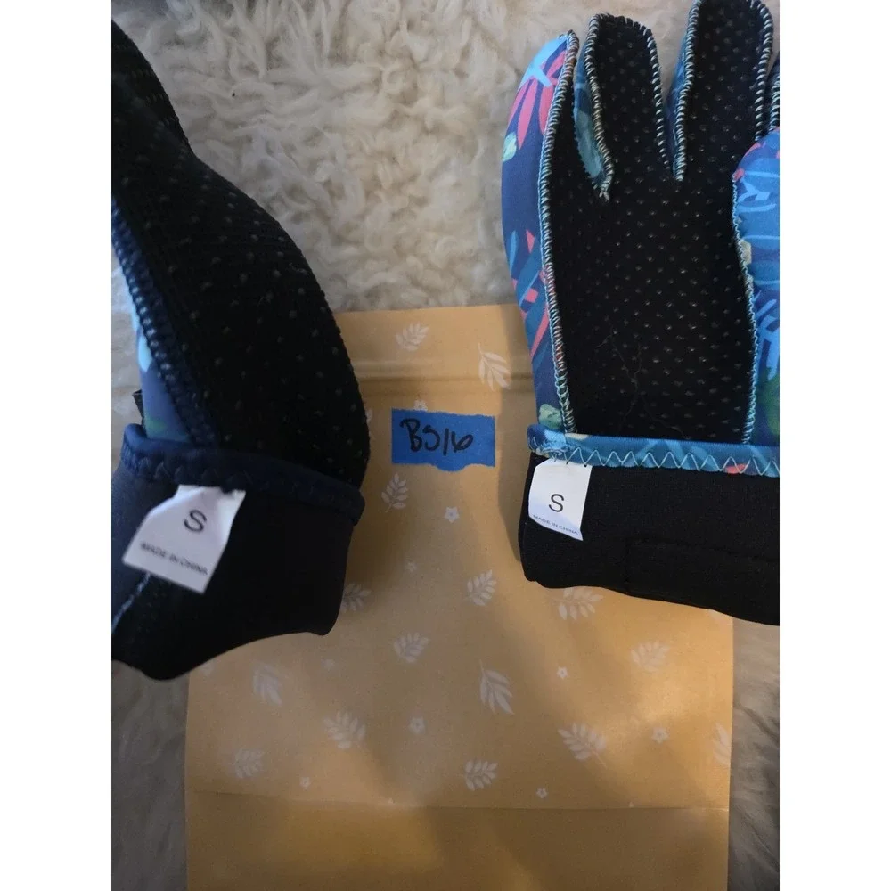 OM Gear Adult Water Neoprene Booties & Gloves , Tropical, Size Small BS16 - Picture 4 of 4